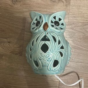 color : cyan - blue